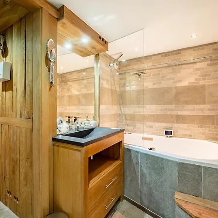 Daire Ananda Avec Sauna, Baignoire Balneo Et Terrasse *